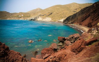 Discover the most beautiful beaches of Santorini