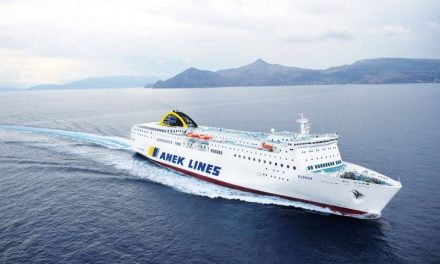 Raggiungere Santorini in traghetto dall’Italia