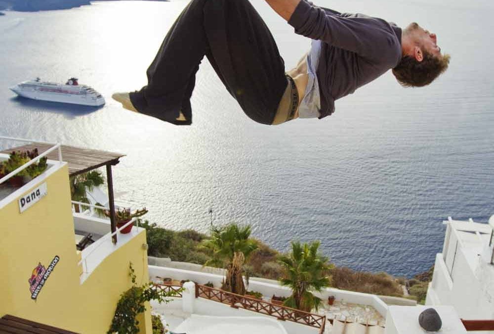 Torna a Santorini “Red Bull: Art of Motion”