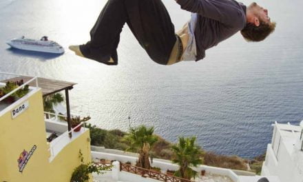 Torna a Santorini “Red Bull: Art of Motion”