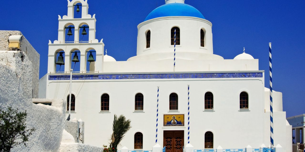 Santorini spirituale: le chiese e i monasteri nel mirino dei fotografi di tutto il mondo