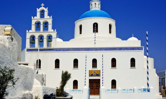Santorini spirituale: le chiese e i monasteri nel mirino dei fotografi di tutto il mondo