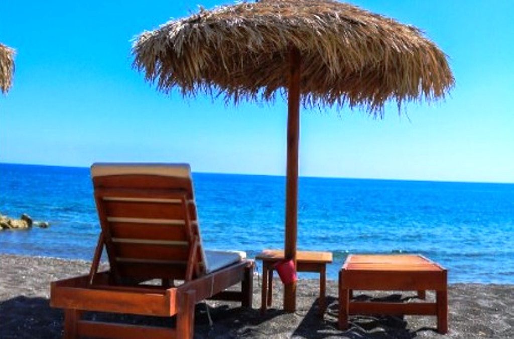 Santorini Low Cost: come spendere poco nell’isola del lusso